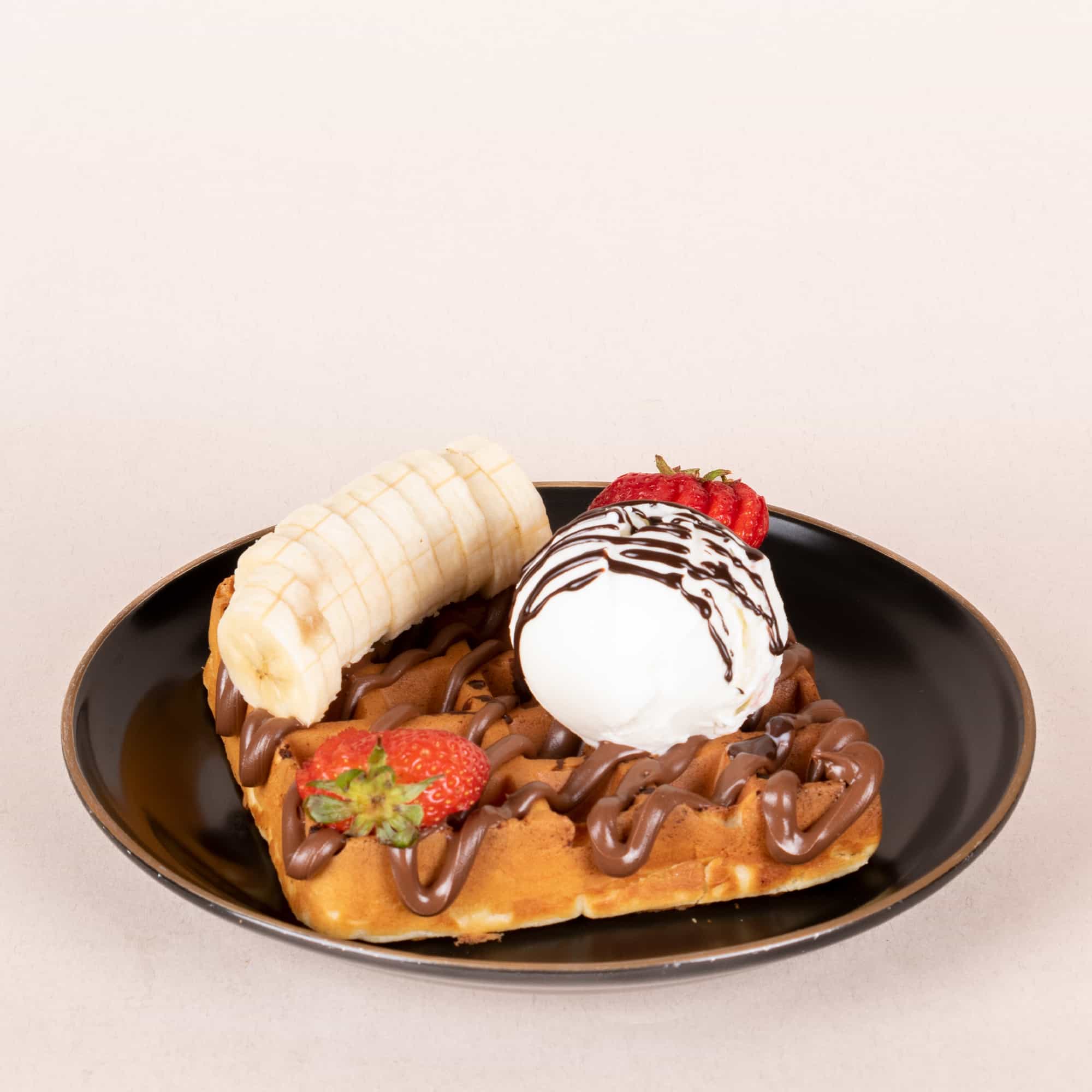 وافل میوه، بستنی و نوتلا